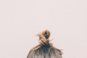 Haarausfall bei Frauen: Gründe und Behandlungsmethoden